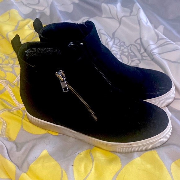 Time and Tru Shoes - Wedge suede casual shoe